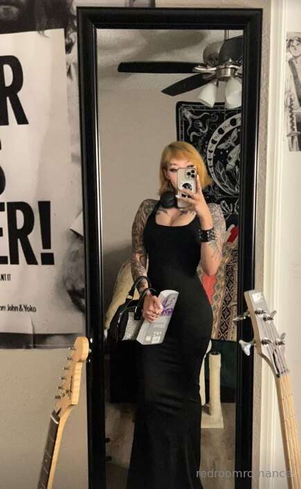 okay wait but should I wear more maxi dresses....cause I kin..