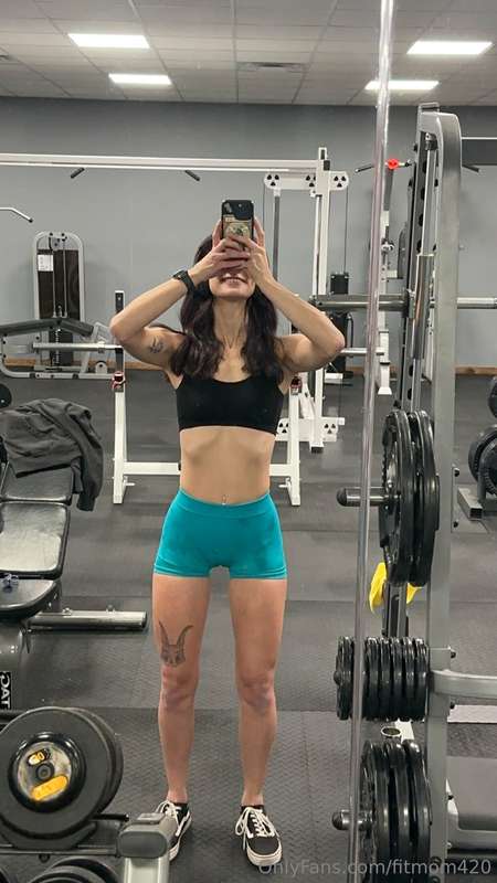 Fitmom420 - Onlyfans - 16 Nov, 2023 3