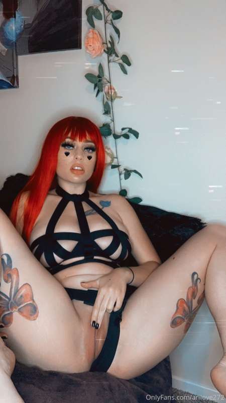 Do you like my red hair? 3