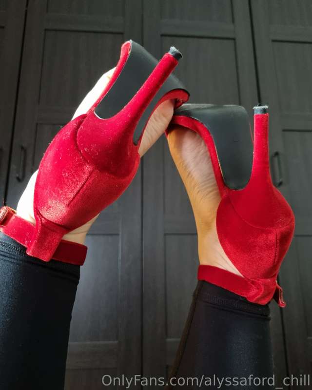 my soles are hiding behind the heels, but you can still catc..