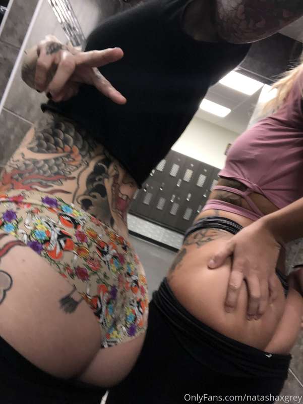 Booty pics at the gym with my bestie sommer! Getting ready f.. 2