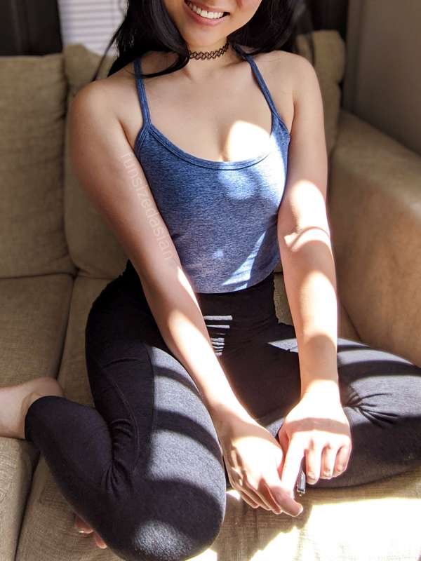 My failed attempt at couch yoga 😆 Please send help!

// Tags.. 6